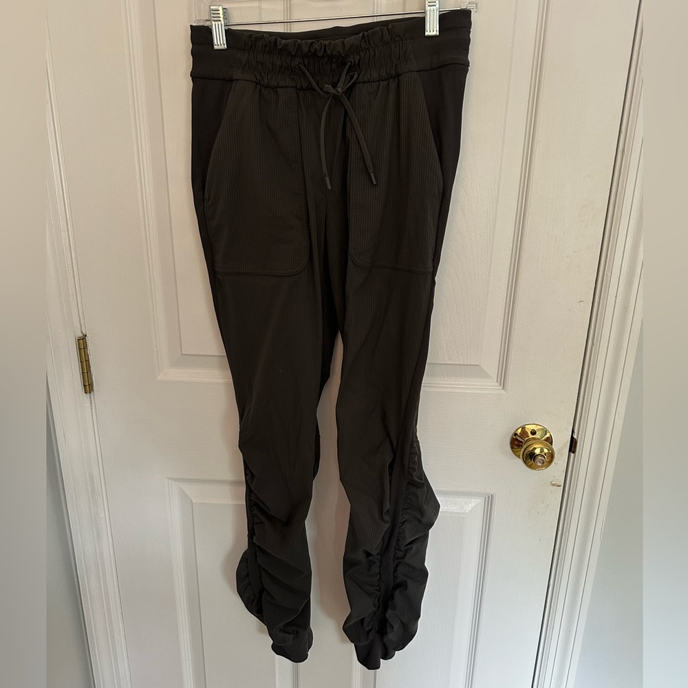 Lululemon dance studio joggers - gray- size 6